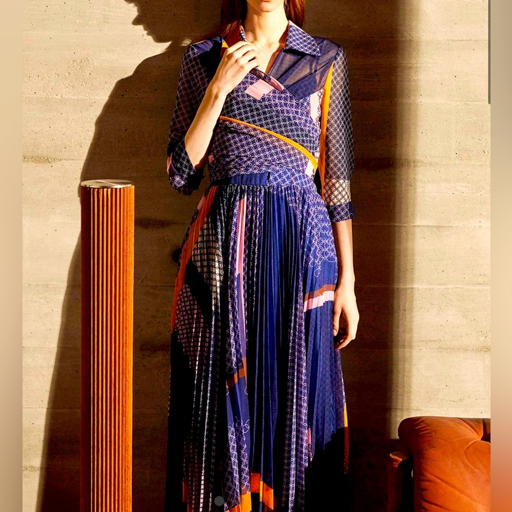 Maryling UK 36 Purple long sleeve long dress with pockets.